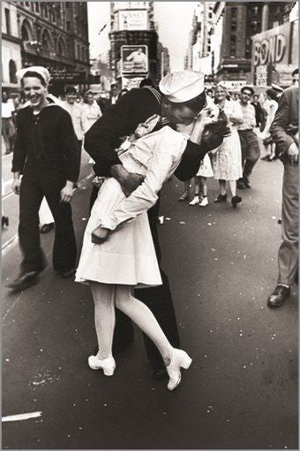 V-J DAY in TIMES alfred eisenstaedt VINTAGE poster CLASSIC KISSING 24X36 hot